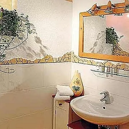 Апартаменты Bergblick , Hof Alpenseeblick, Nesselwangattleseeallgaeu Нессельванг